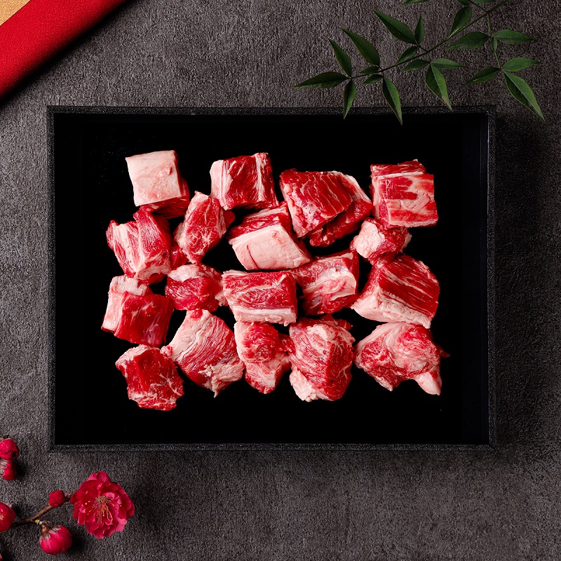 【和牛セレブ】神戸牛煮込み300g【黒折箱入り】/ 神戸ビーフ BBQ 牛肉 冷凍 ブランド牛 兵庫県 小野市