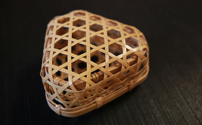 【一点ずつ手作り】自然素材にこだわったおにぎり籠 工芸品 雑貨 かご カゴ 日用品