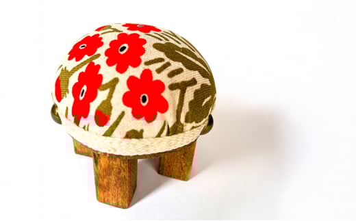 ピンクッション 針山 ハリ山 花柄 かわいい おしゃれ 手芸 ソーイング 三田市 兵庫 レッド [3d28bae410001]0411