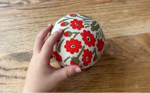 ピンクッション 針山 ハリ山 花柄 かわいい おしゃれ 手芸 ソーイング 三田市 兵庫 レッド [3d28bae410001]0411
