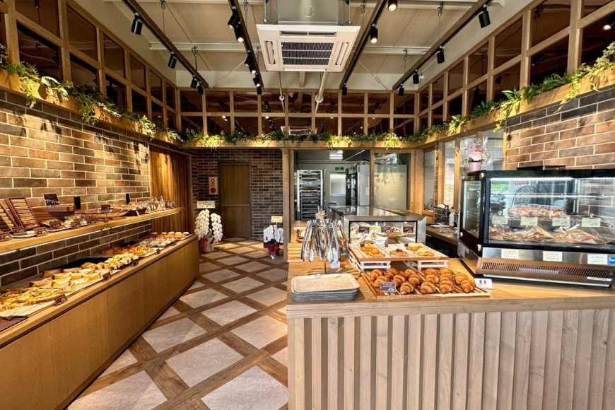 丹波黒豆 贅沢使用 宇治抹茶クリーム 神戸高原卵 たっぷり カステイラロール 1本 [川上食品 兵庫県 三田市 3d28bae530034] ケーキ ロールケーキ 黒豆 冷凍 洋菓子