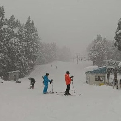 ハイパーボウル東鉢スキー場NO.3★ファミリーリフト券【大人1日券2枚+小学生1日券2枚】【1366203】