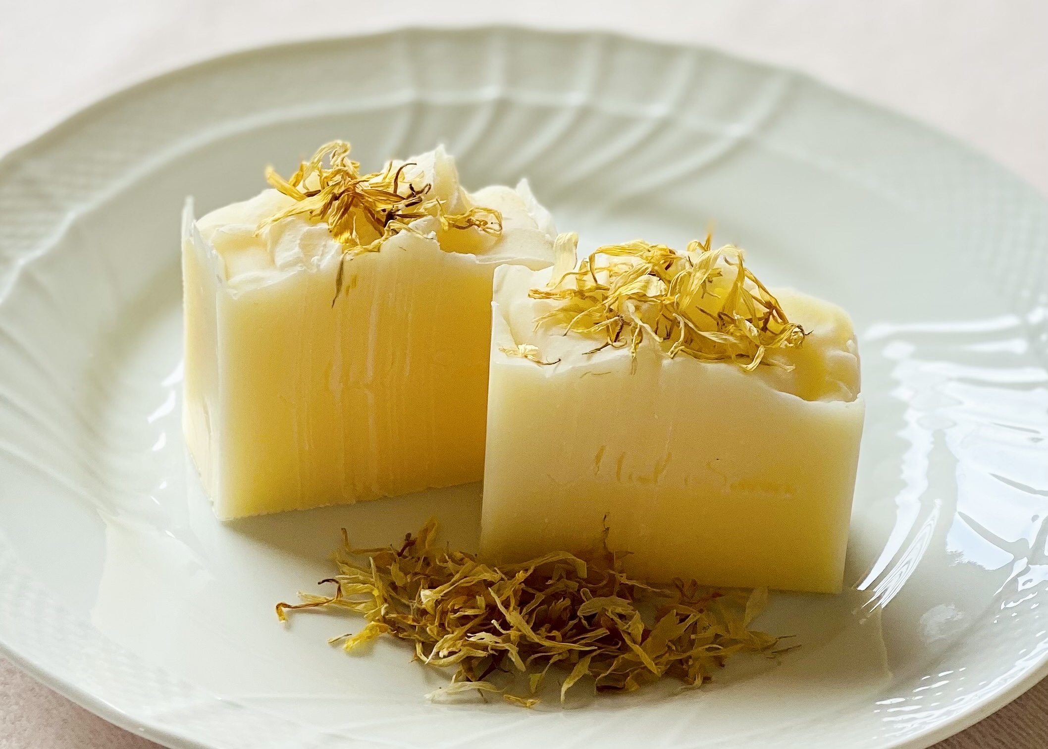 Miel オーガニック石けん 2個（2種）化粧箱入り（泡立てネット、石鹸トレー付き）[ 石鹸 石けん せっけん ソープ 美容 ] 固形石鹸 優しい 全身 悩み 季節 変わり目 トラブル バリア機能 植物オイル グリセリン 潤い 環境 