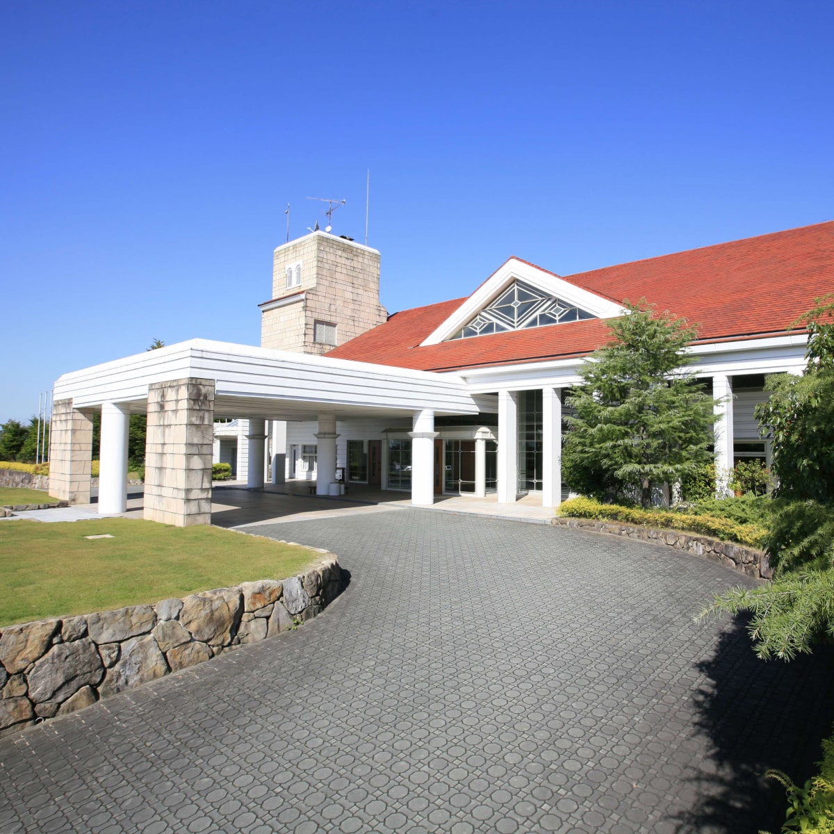 サンロイヤルゴルフクラブ 平日 1名様 プレー券 (2枚セット) [ サンロイヤルGC ゴルフ 加東市 兵庫県 関西 ゴルフ場 ] ゴルフ場利用券 社会人 大人 趣味 スポーツ 美しいコース フラット ワイド 