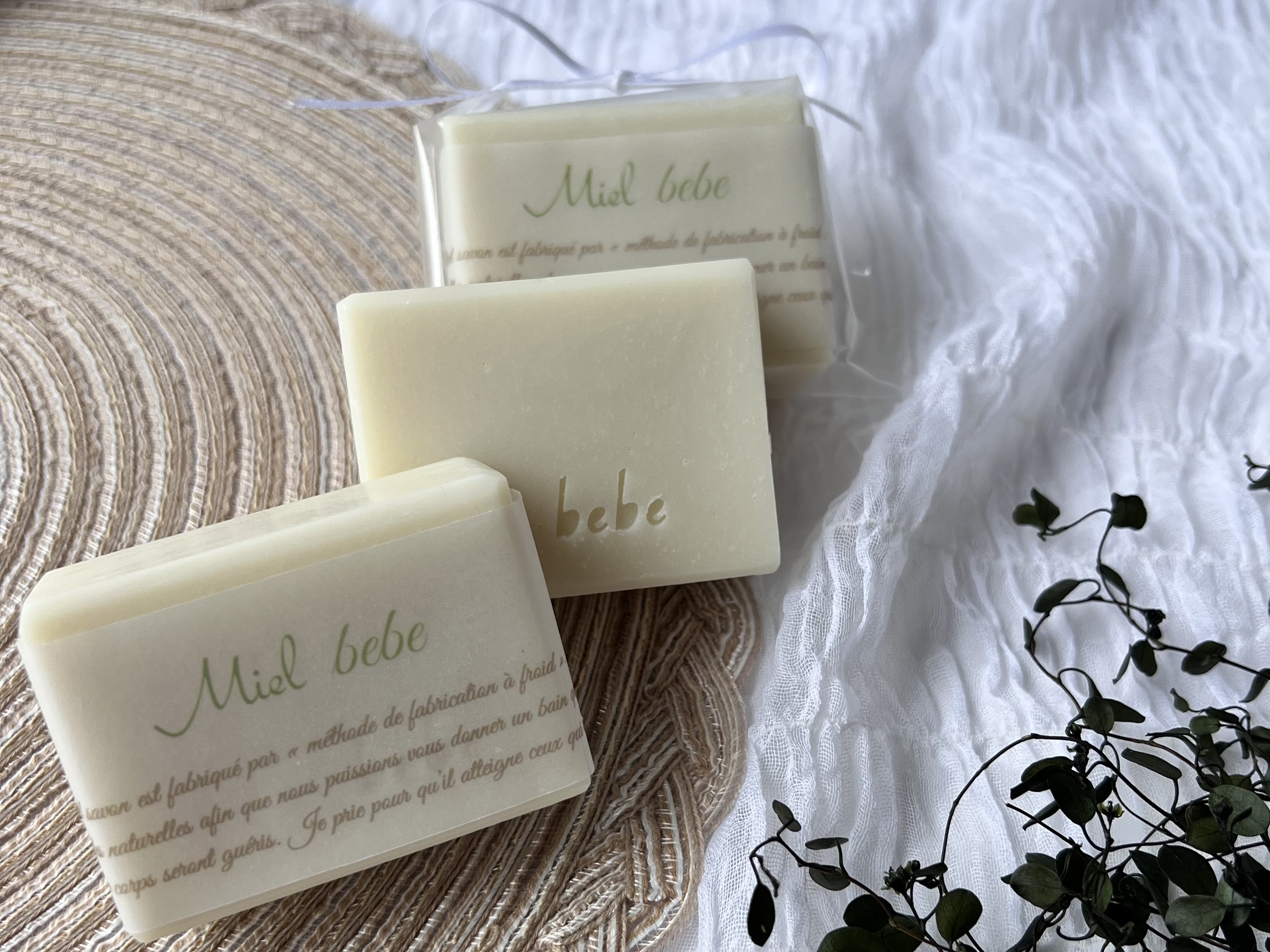 Miel オーガニック ベビー 石けん 2個 化粧箱入り（泡立てネット、石鹸トレー付き）[ 石鹸 石けん せっけん ソープ 美容 ] お肌 痛めない 優しく 全身 洗える 無香料 無着色 安心 