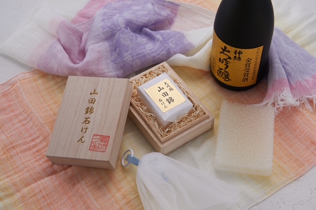 Miel 大吟醸 山田錦石けん 1個 桐箱入り（泡立てネット、石鹸トレー付き）[ 石鹸 石けん せっけん ソープ 美容 ] 固形石鹸 お肌 痛めない 優しい 全身 荒れ 痛み 季節 変わり目 バリア機能 植物オイル 保湿成分 グリセリン きめ細かい 潤い