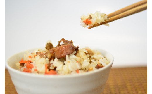 稲穂Ｃ とりめしの具 鶏めし 常温 レトルト 播州百日どり 鶏飯 混ぜご飯 ２合用 簡単 清流米 コシヒカリ[296]