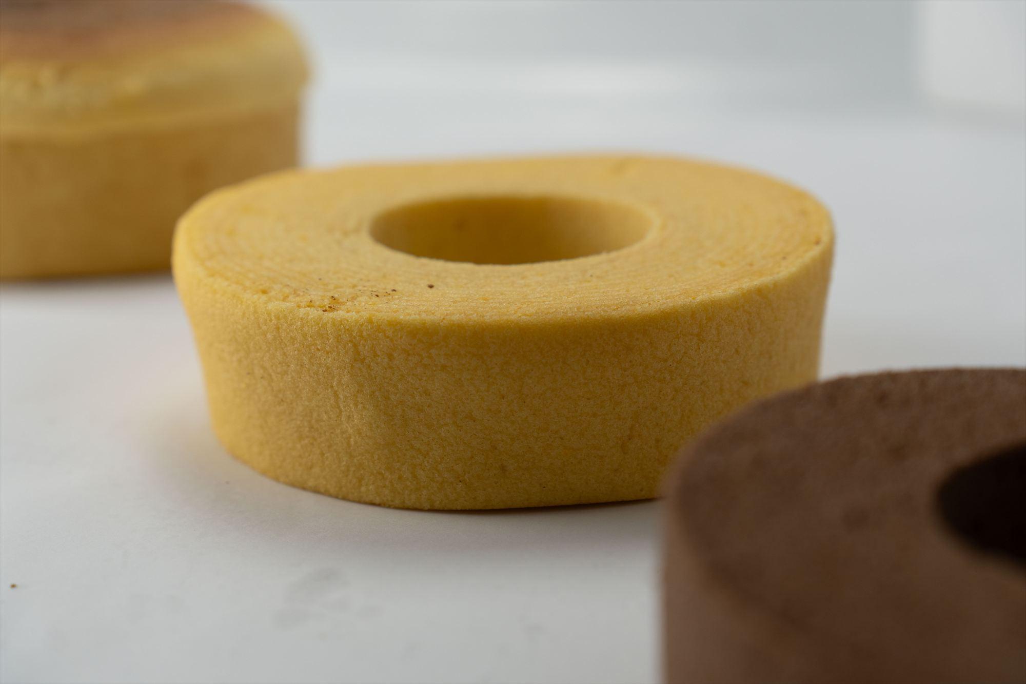 米菓バウム【ホール】プレーン 冷凍発送 グルテンフリー 米粉 米粉菓子 小麦不使用 バウムクーヘン しっとりなめらか 優しい甘さ [1320]