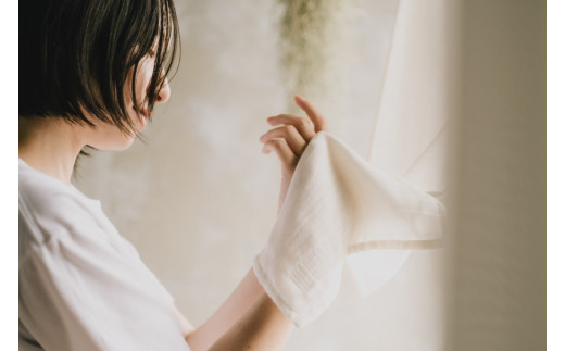 	[こなゆき] 3重ガーゼフェイスタオル ブラック キツネ柄(ワンポイント) 雪夜 [1170]