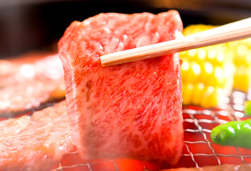 【和牛セレブ】【神戸牛焼肉（焼きすき）ブリスケスライス300g】冷凍 高級和牛 牛肉 和牛 牛 肉 神戸牛 ブリスケ 肩バラ 焼肉 BBQ キャンプ バーベキュー 年末年始 パーティー ごちそう 和牛 国産 熱田 但馬牛 但馬 神戸 香美町 村岡 和牛セレブ 12000円 58-31