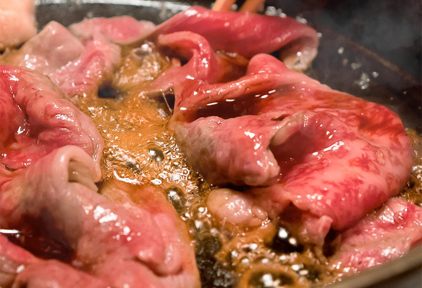 【和牛セレブ】【神戸牛焼肉（焼きすき）ブリスケスライス300g】冷凍 高級和牛 牛肉 和牛 牛 肉 神戸牛 ブリスケ 肩バラ 焼肉 BBQ キャンプ バーベキュー 年末年始 パーティー ごちそう 和牛 国産 熱田 但馬牛 但馬 神戸 香美町 村岡 和牛セレブ 12000円 58-31