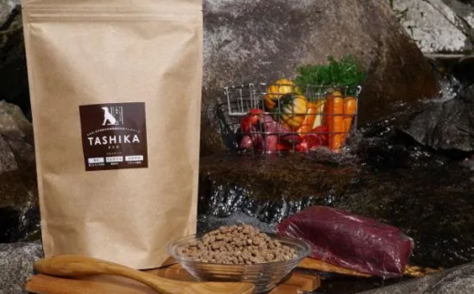 【鹿肉ドライフード300g×1袋 鹿もも肉ジャーキー70g×2袋】 常温 鹿肉 ドッグフード ペットフード 手作りフード 国産鹿肉使用 完全無添加 低温乾燥製法 完全無添加 旨味を凝縮 ジャーキー 小分けタイプ ペット用 ペット 犬 ドッグ ジビエ 鉄分 低脂肪 兵庫県 香美町 ふるさと納税 人気 送料無料 ランキング TASHIKA NPO法人 cambio 62-02