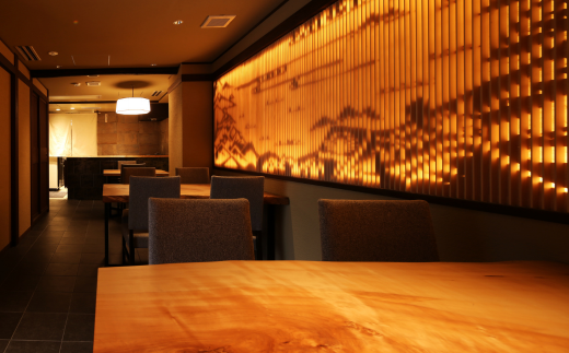 【京都祇園 かにを喰らう お食事券 ペア2名様分 活 柴山がに（松葉がに）コース】お申込期間：通年 ご提供期間：令和7年11月8日～令和8年3月31日 年末年始使用不可 定休日使用不可 松葉ガニ 松葉がに ずわいがに ズワイガニ カニ 蟹身の前菜 刺身 炭火焼き かに味噌 茹でがに かにしゃぶ 兵庫県 香美町 香住 知恩院 食事券 カネニ 25-55