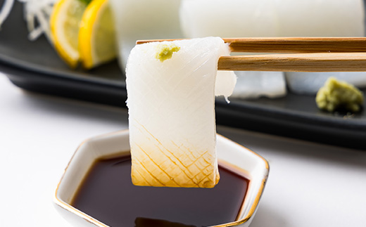 大型サイズ使用　超肉厚な赤イカむき身(お刺身用)　約1kg入【配送不可地域：離島】【1091430】