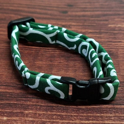 保護猫応援　手作り　猫の首輪　唐草模様　緑色　セーフティバックル【1706187】