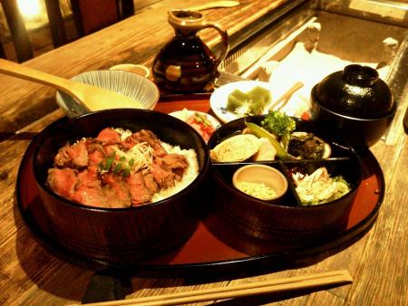 お食事券 「囲炉裏ダイニングたなか」 ランチお食事券（2名分）食事券 母の日 父の日 体験ギフト 招待券 出産内祝い 結婚祝い 内祝い お祝い 記念 有限会社ゆうせい 奈良県 奈良市 なら 30-053