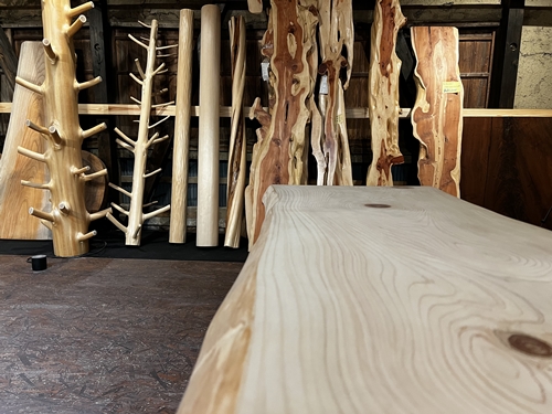 選べる一枚板 招待券 ＜森庄銘木のショールームで、お気に入りの一枚を見つけよう＞ 来店限定／デスク カウンター テーブル 森庄銘木 MORITO 天然素材 限定 奈良県 宇陀市 ふるさと納税