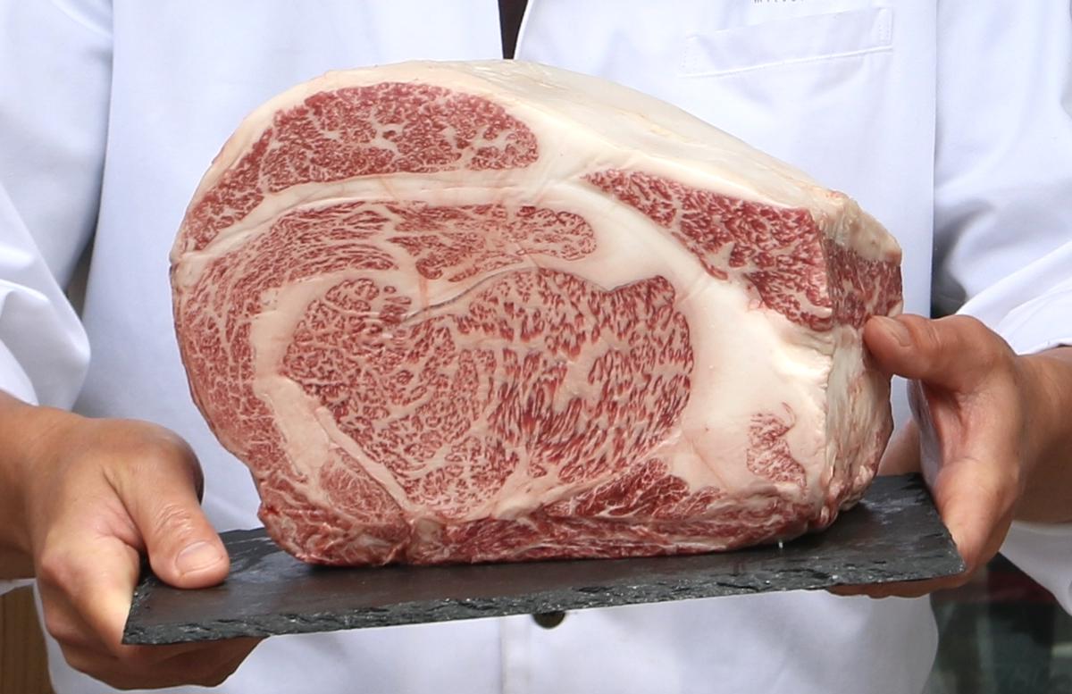 チルド 宇陀里牛 ロース ブロック 約３kg ／  光福久屋 焼肉 バーベキュー BBQ キャンプ ステーキ 黒毛和牛 父の日 奈良県 宇陀市 お中元 贈答用 贈り物 暑中見舞い お土産 お歳暮 内祝い 美味しい部位 送料無料