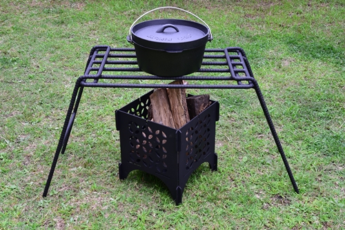 焚火用 ファイヤー グリル テーブル / ふるさと納税 キャンプ BBQ バーベキュー 調理 用具 炭火 無水鍋 ピッツバーグ アウトドア スチール ワークス 焼肉 ステーキ 鉄板焼 送料無料