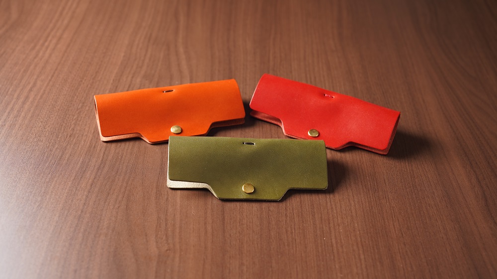 メガネケース 栃木レザー 牛革 日本製 レザー 天然皮革 眼鏡ケース グラスケース 人気 実用的 ギフト 誕生日 プレゼント 還暦 両親 男性 女性 昇進 上司 レディース メンズ シンプル 使いやすい 人気 おすすめ 30代 40代 50代 ASK：レッド