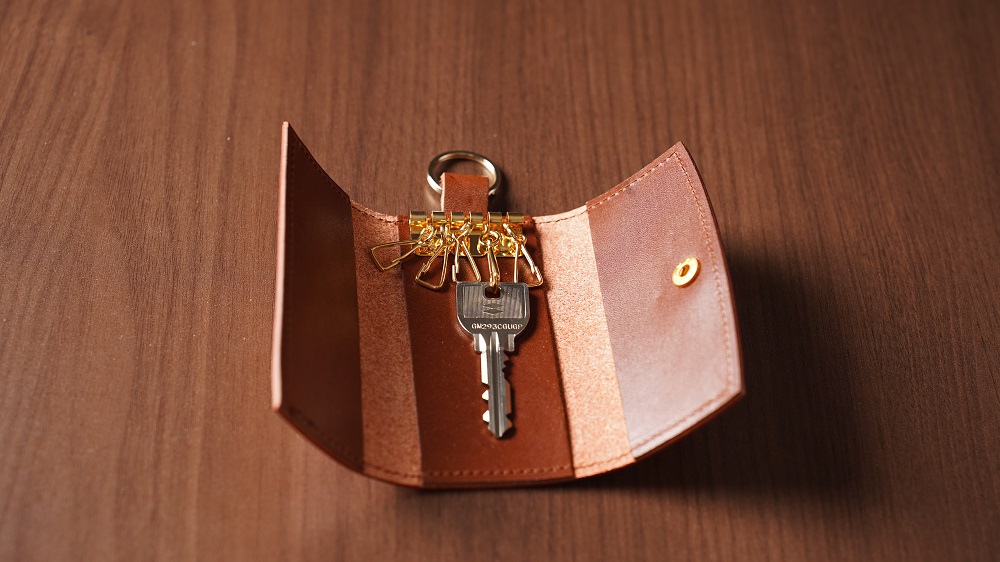 5連 キーケース キーリング 付き 栃木レザー 牛革 日本製 レザー 天然皮革 人気 実用的 車のキー ケース 鍵ケース ギフト 誕生日 プレゼント 還暦 両親 男性 女性 昇進 上司 レディース メンズ シンプル 使いやすい：キャメル×ブラウン