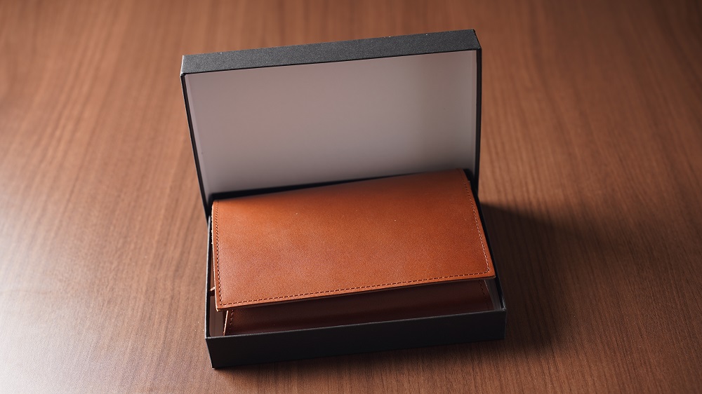 本革 ブックカバー 文庫 本 サイズ 栞 付き 栃木レザー 牛革 日本製 レザー 天然皮革 人気 実用的 ギフト 誕生日 プレゼント 還暦 両親 男性 女性 昇進 上司 レディース メンズ シンプル 人気 おすすめ 30代 40代 50代 ASK：レッド