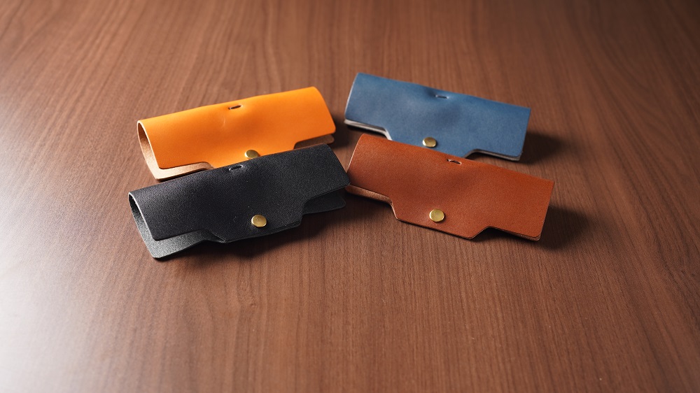 メガネケース 栃木レザー 牛革 日本製 レザー 天然皮革 眼鏡ケース グラスケース 人気 実用的 ギフト 誕生日 プレゼント 還暦 両親 男性 女性 昇進 上司 レディース メンズ シンプル 使いやすい 人気 おすすめ 30代 40代 50代 ASK：キャメル