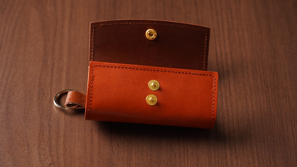 5連 キーケース キーリング 付き 栃木レザー 牛革 日本製 レザー 天然皮革 人気 実用的 車のキー ケース 鍵ケース ギフト 誕生日 プレゼント 還暦 両親 男性 女性 昇進 上司 レディース メンズ シンプル 使いやすい 人気 おすすめ：ブラウン