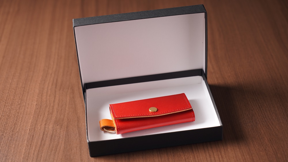 5連 キーケース キーリング 付き 栃木レザー 牛革 日本製 レザー 天然皮革 人気 実用的 車のキー ケース 鍵ケース ギフト 誕生日 プレゼント 還暦 両親 男性 女性 昇進 上司 レディース メンズ シンプル 使いやすい 人気 おすすめ：ブラウン