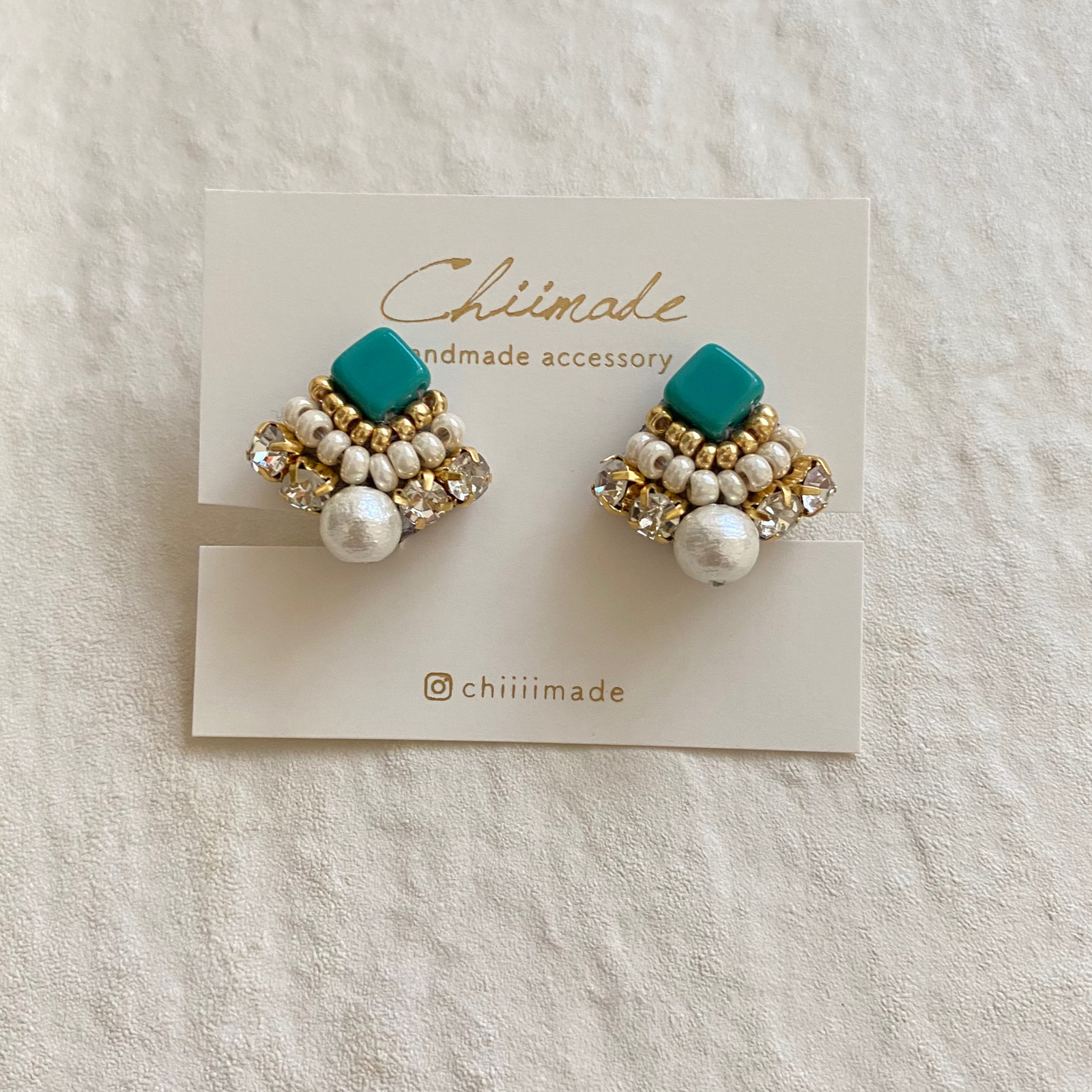 ビーズ 刺繍 ひし形 ピアス イヤリング ジュエリー アクセサリー chiimade：ピアス　ターコイズ