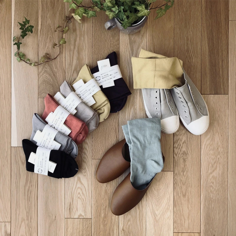 締め付けない 靴下 (21〜23cm) ブラック レディース ソックス 米ぬか 肌にやさしい 足首 ゆったり ボタニカル 保湿 乾燥肌 敏感肌 むくみ 日本製 消臭 黒 春 夏 温活 新生活 ギフト プレゼント 鈴木靴下：21〜23cm　ブラック