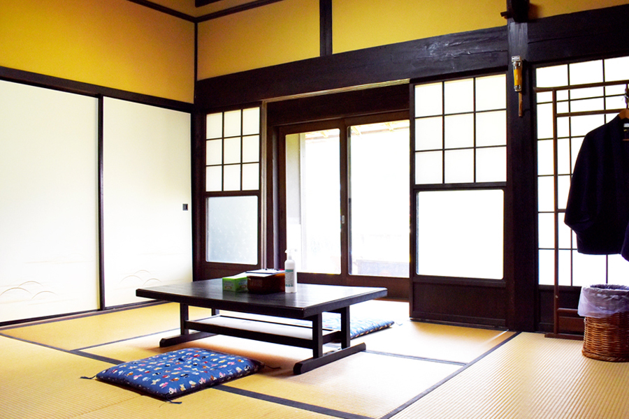 旅行 ジビエ 宿泊 民宿 2名様分チケット / 古民家の宿木治屋1泊2食付き宿泊券(2名様) 〜夕食は木治屋特製 ぼたん鍋〜 / 旅行・チケット 宿泊券 古民家 ぼたん鍋