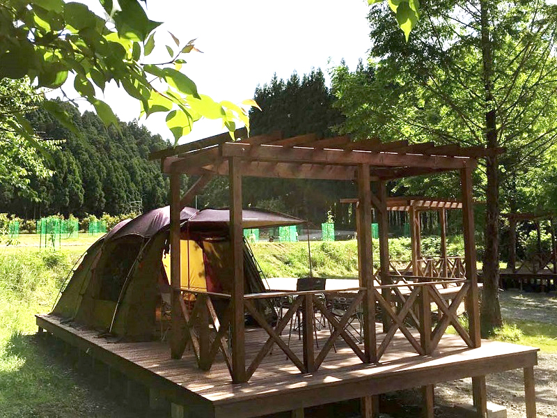 キャンプ 旅行 チケット 奈良県のキャンプ場 TAWAキャンプ場 デッキサイト施設利用券 / 旅行チケット キャンプ ウッドデッキ