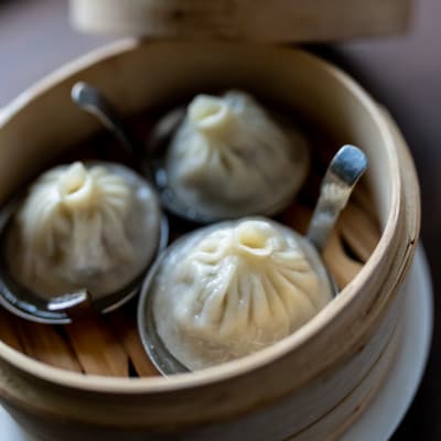 本格飲茶　特選点心セット5種(小籠包・エビ餃子2種・水餃子・カスタード団子)【配送不可地域：離島】【1707686】