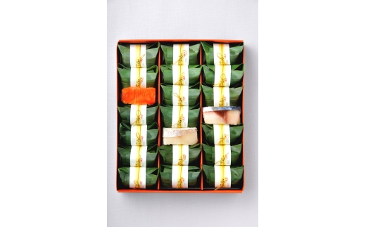 N296　紀州あせ葉寿司２１個入（鯖・鯛・鮭）
