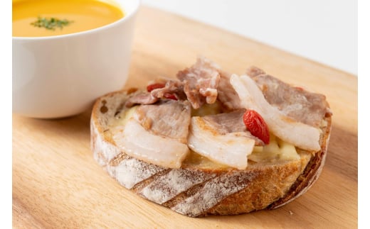 M172　紀州ジビエと金山寺味噌のブルスケッタ