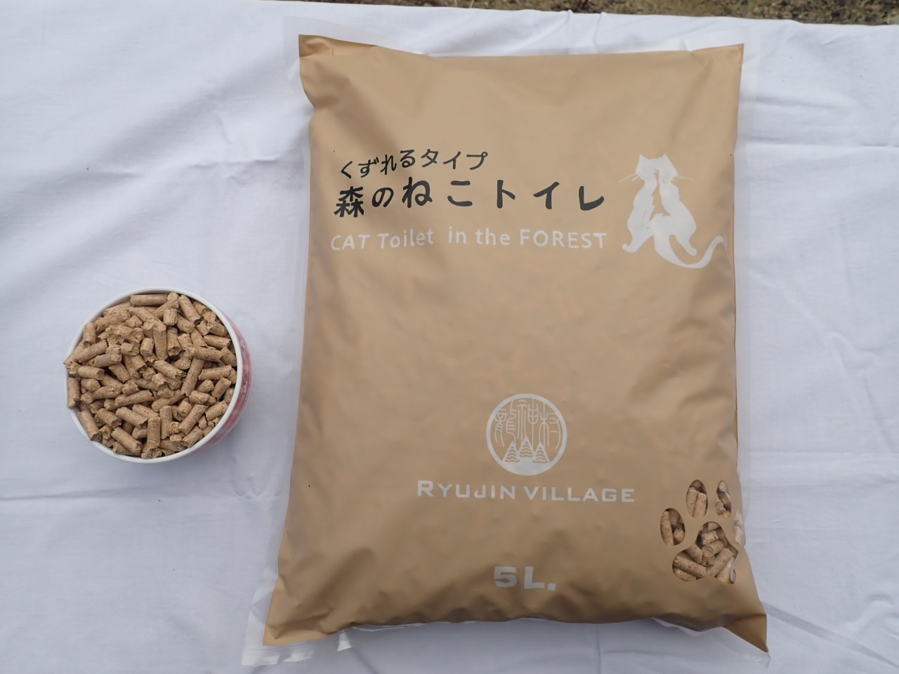 M211　森のねこトイレ　くずれるタイプ　５Ｌ×４袋