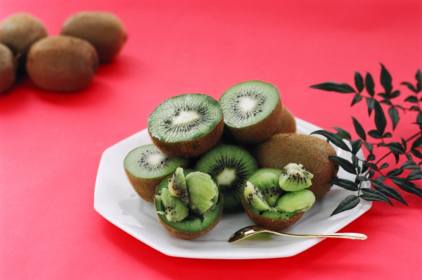 M008　熟姫キウイフルーツ　約３．５ｋｇ　サイズお任せ