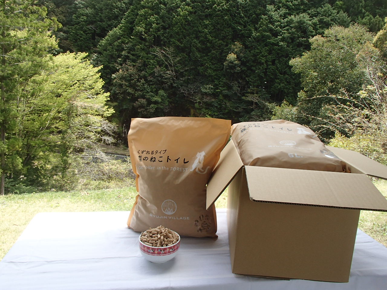 M211　森のねこトイレ　くずれるタイプ　５Ｌ×４袋