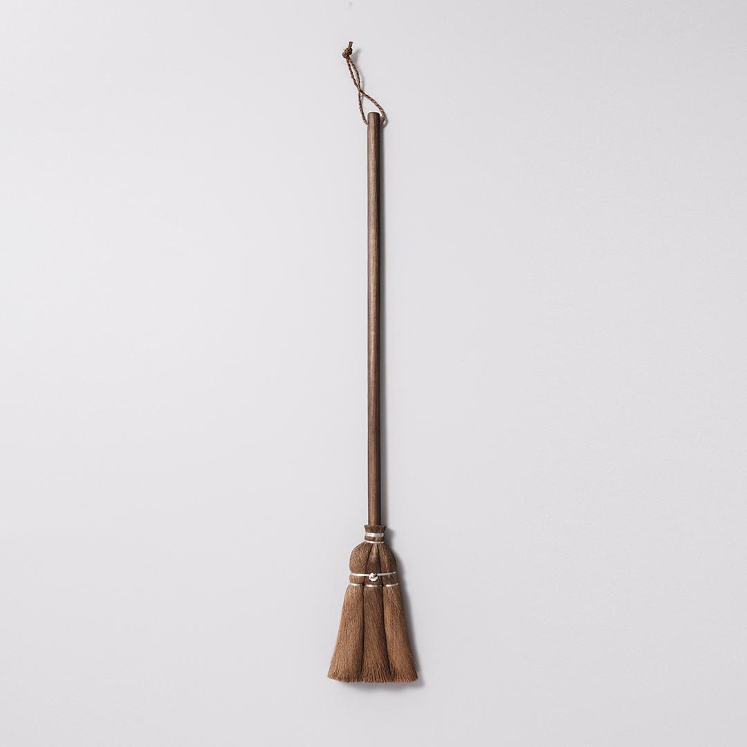 高田耕造商店 しゅろのやさしいほうき 三玉 焼檜柄 短