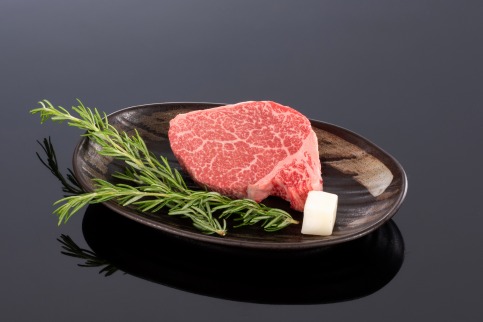 高級和牛「熊野牛」 特選ヘレ 一本／4等級以上 ［MG95］