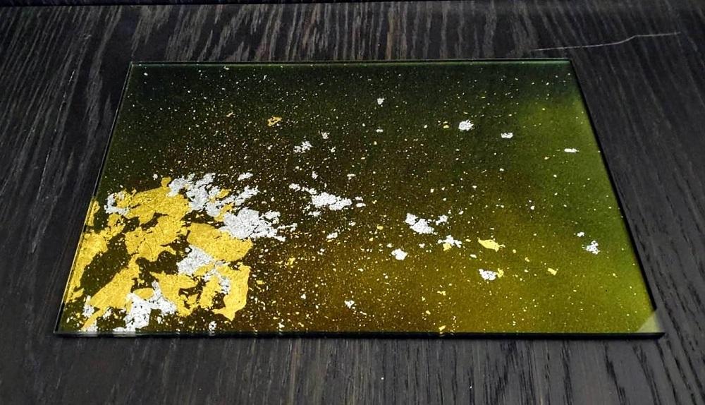 ガラスプレート Ｓ（MAJO金箔・グリーン）