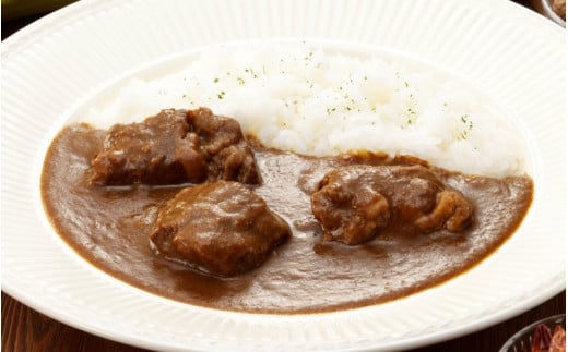 熊野牛肉カレー甘口　4食 / 田辺市 熊野牛 ブランド牛 牛肉 牛肉カレー レトルトカレー レトルト レトルト食品 カレー セット【oon007】