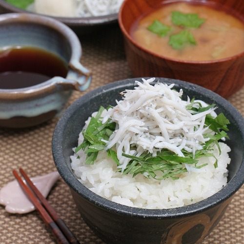 特上茹でたて釜揚げしらす　木箱入り1kg【冷凍】無添加・無着色 しらす シラス 釜揚げ 冷凍 