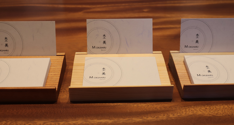 ショップカードスタンド　檜（ひのき）【通常サイズ】　杢美-Mokuharu- おしゃれ 木製 木 ひのき 檜 名刺置き