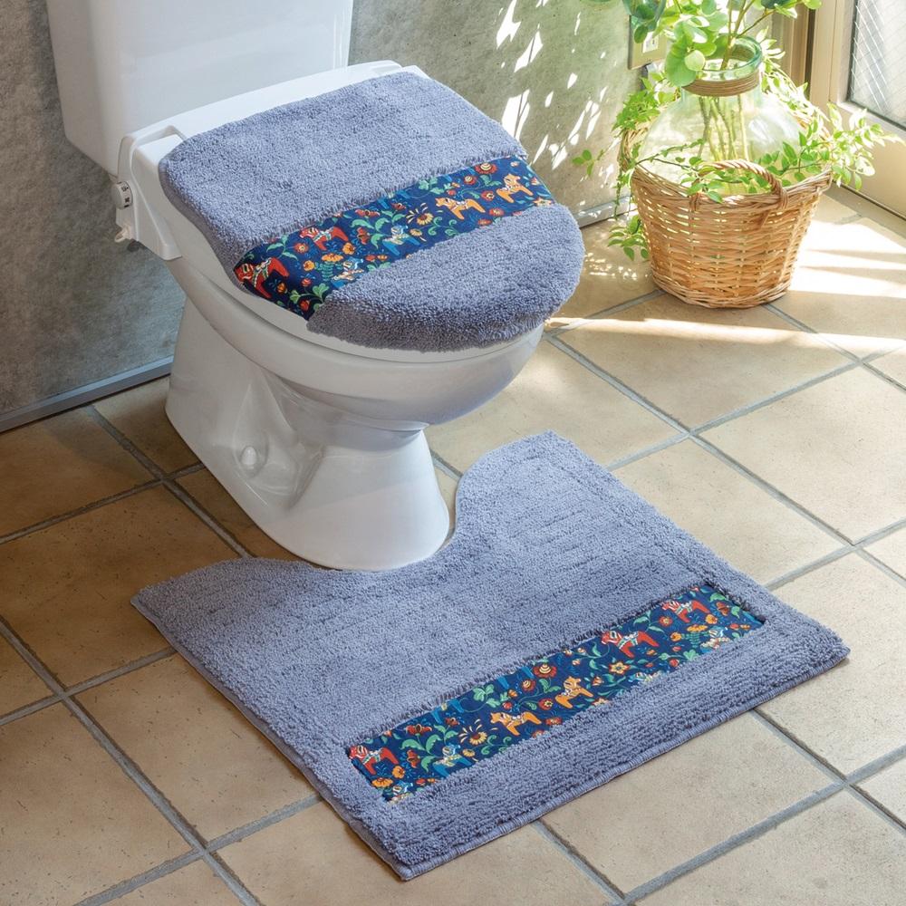 北欧の「幸せを運ぶ馬」ダーラヘスト柄の普通トイレマット２点セット　シルバーグレー