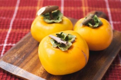 吊るし柿用たね無渋柿T軸又はクリップ付紐付約1.5〜2kg　約6〜12個＜2026年10月中旬〜11月上旬ごろ順次発送＞【ART11】