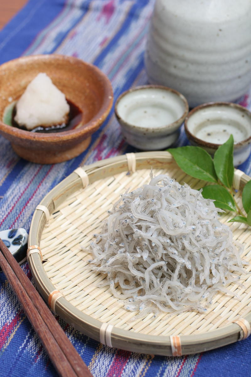 C6033_まるとも海産【冷蔵】特選 天日干し ちりめん 木箱 800g 紀州湯浅湾直送！