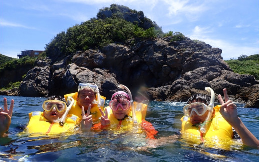 【2026年6月～10月】ボートシュノーケリングをプチクルーズ感覚で体験！ / スノーケリング 海 船 マリンスポーツ 体験 観光 レジャー アウトドア 和歌山県 由良町【scbs001】