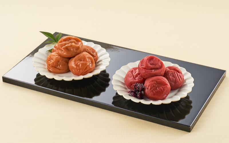 紀州みなべの南高梅 しそ漬・昆布梅 各400g セット 【yplu019A】